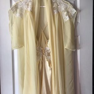 Lingerie peignoir set